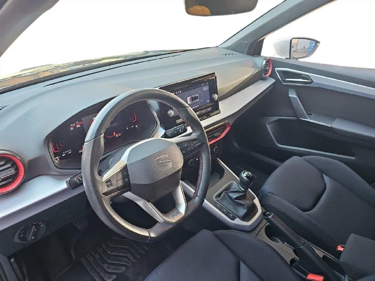 SEAT Arona usata a Lecco (10)