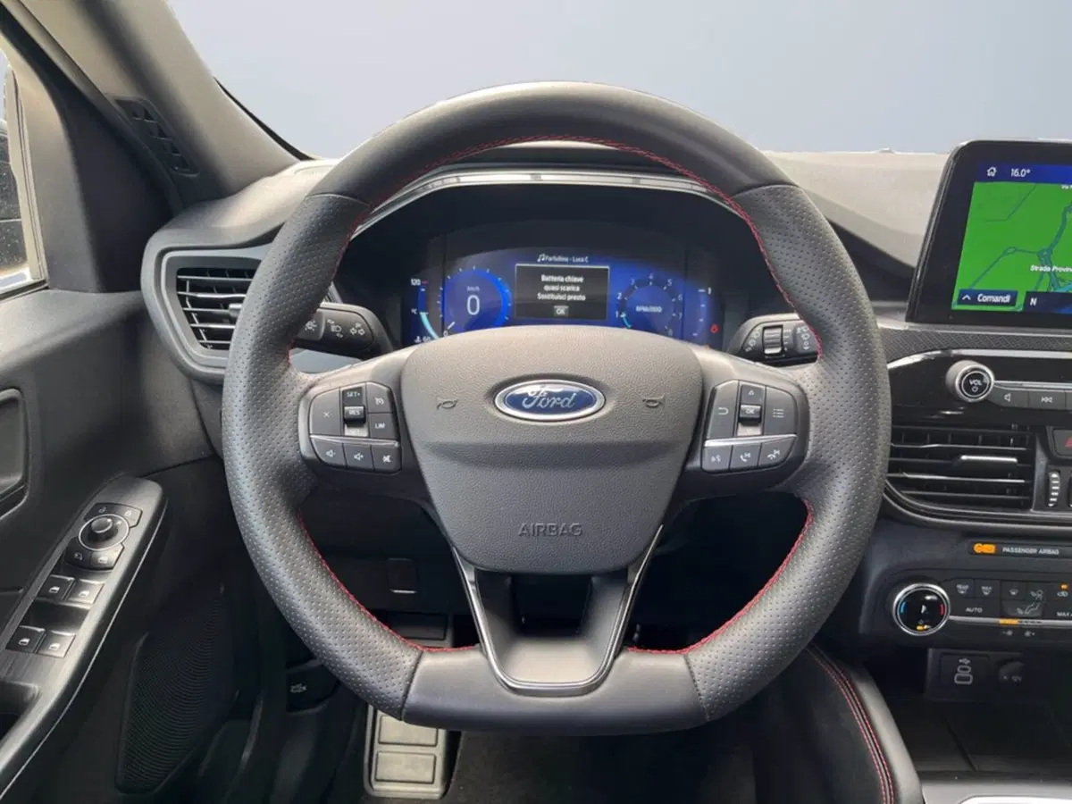 Ford Kuga usata a Milano (13)