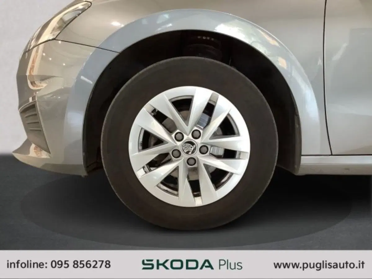Skoda Fabia usata a Catania (14)