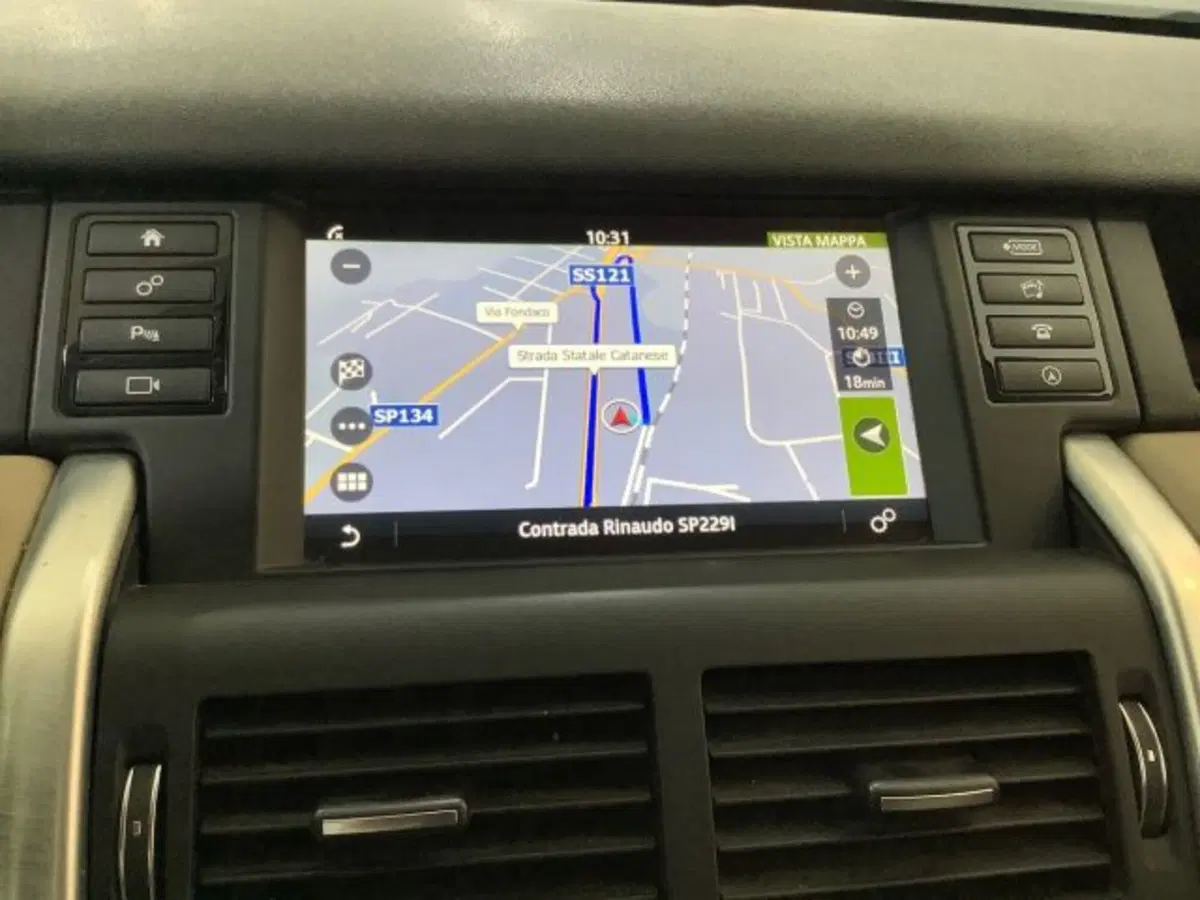 Land Rover Discovery Sport usata a Catania (17)