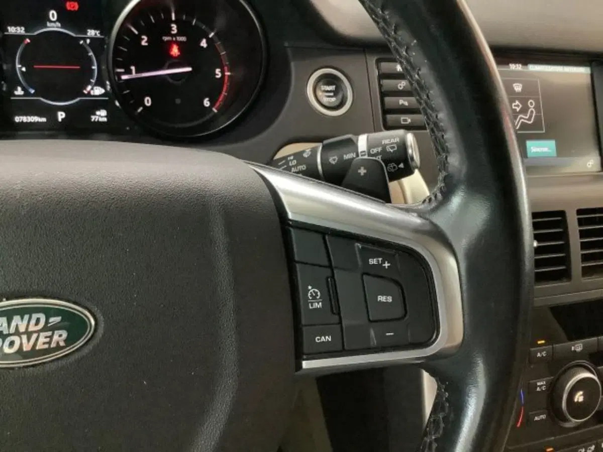 Land Rover Discovery Sport usata a Catania (20)