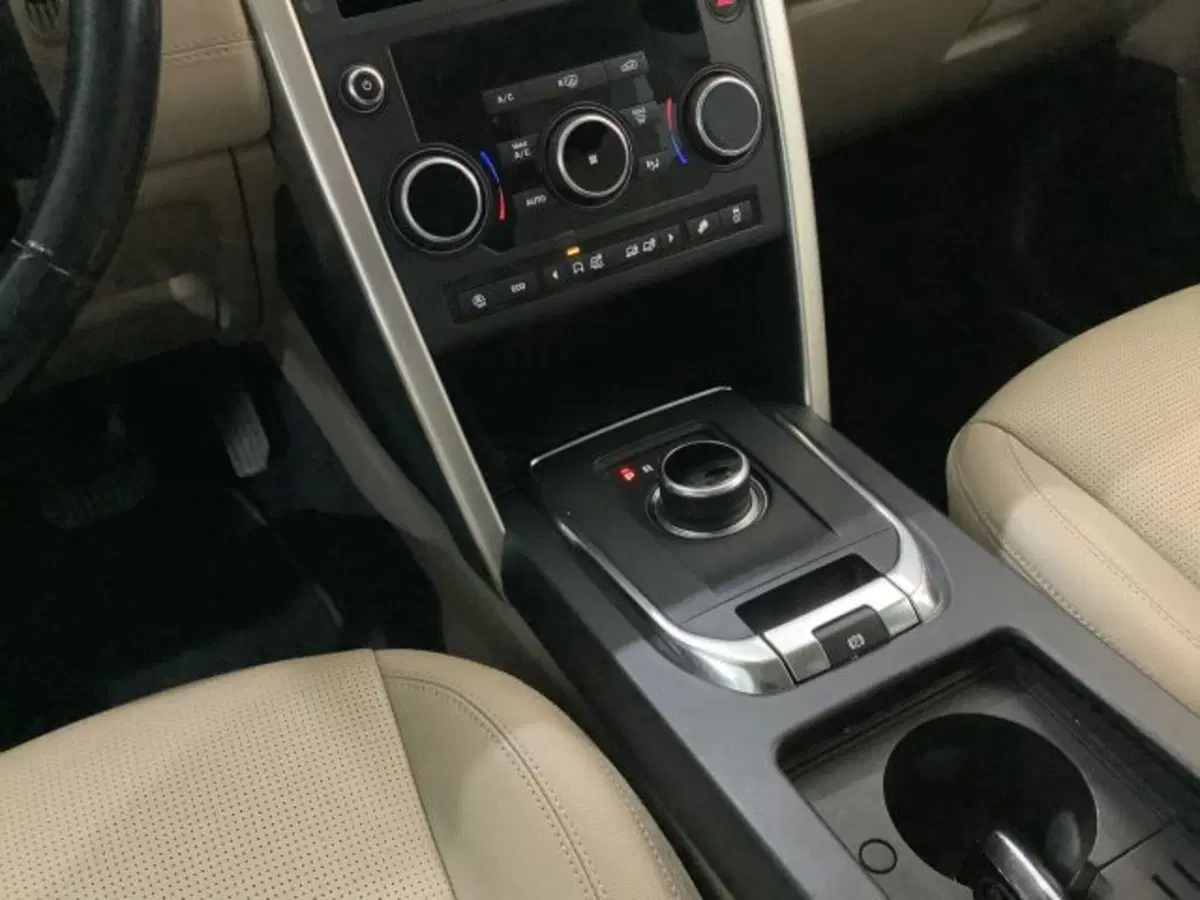 Land Rover Discovery Sport usata a Catania (8)