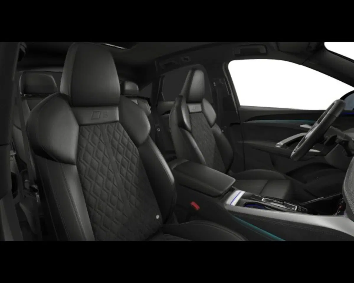 Audi Q5 Sportback nuova a Treviso (8)