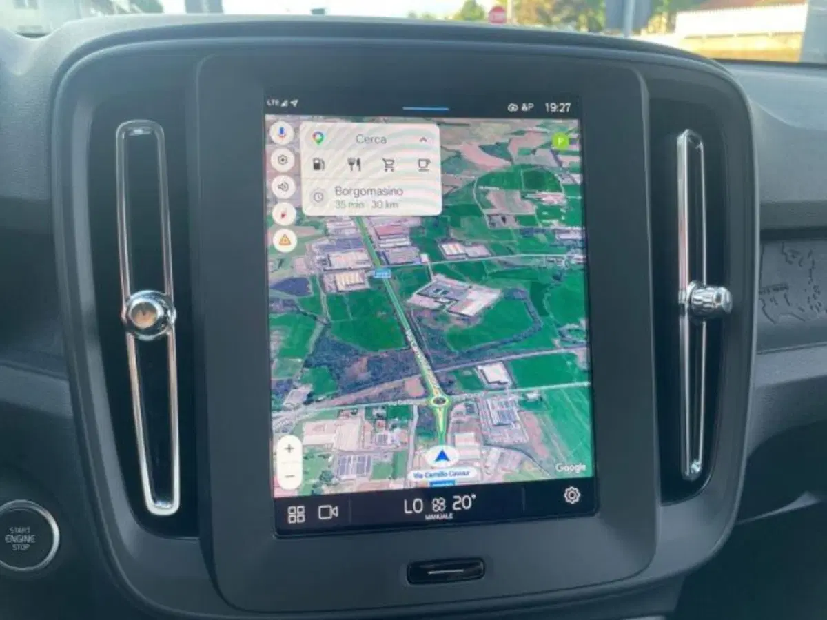 Volvo XC40 usata a Vercelli (16)