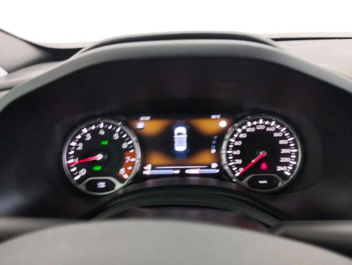 Jeep Renegade usata a Como (11)