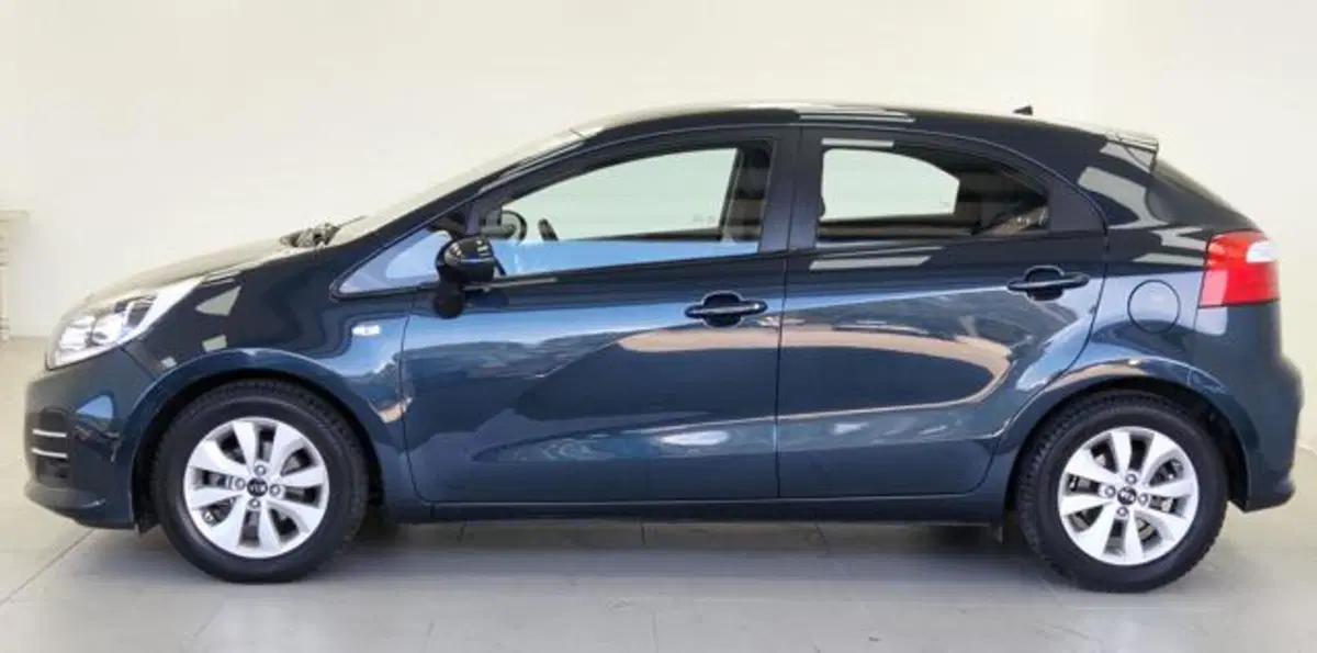 Kia Rio usata a Como (8)