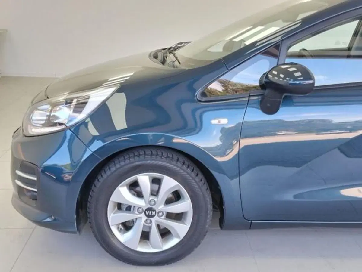 Kia Rio usata a Como (9)