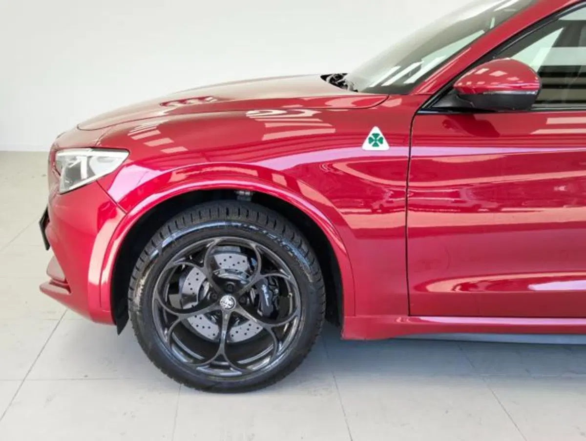 Alfa Romeo Stelvio usata a Como (10)