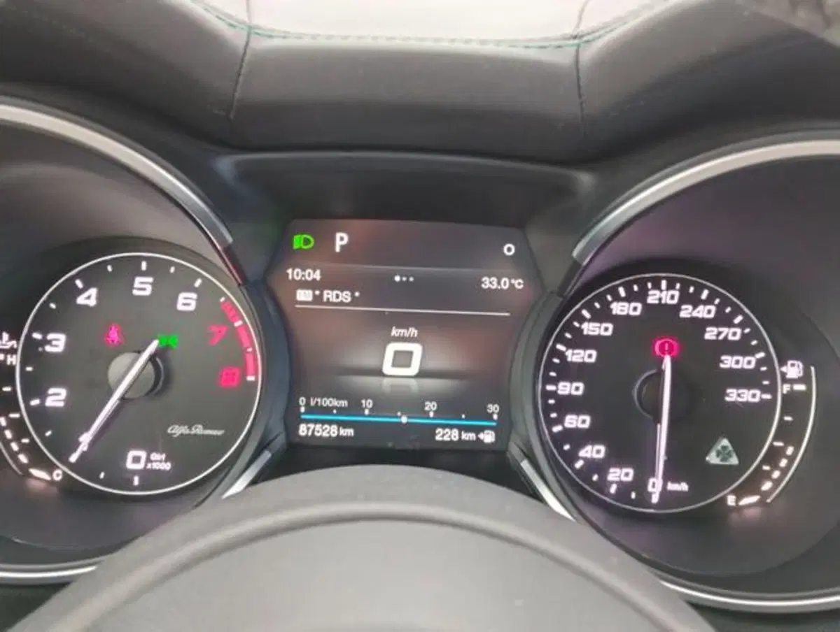 Alfa Romeo Stelvio usata a Como (13)