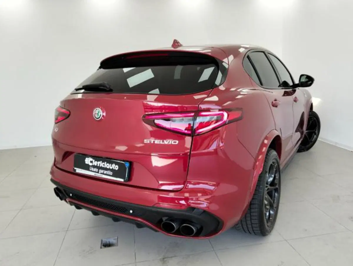 Alfa Romeo Stelvio usata a Como (2)