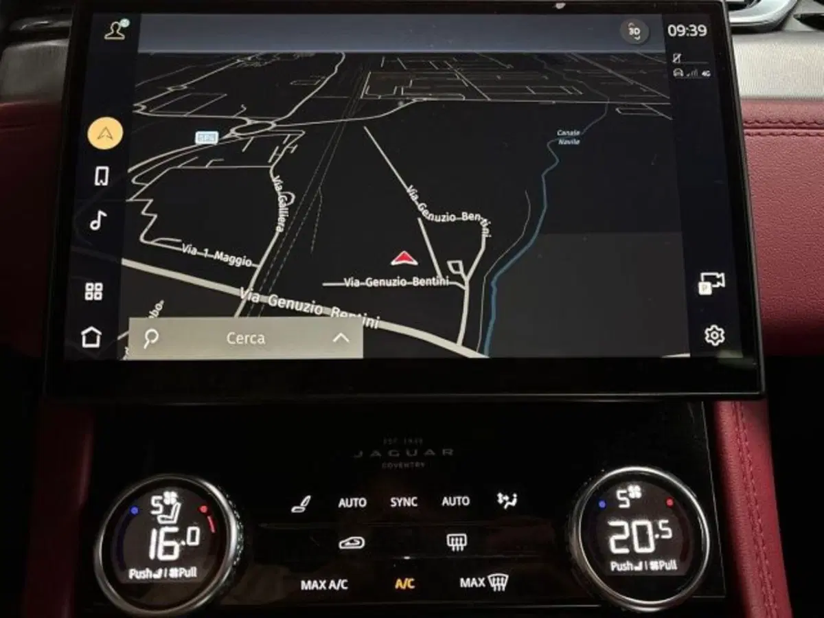 Jaguar F-Pace usata a Bologna (17)