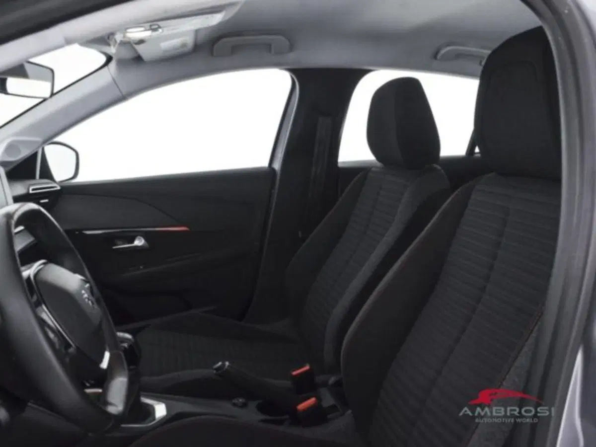 Peugeot 208 usata a Perugia (9)