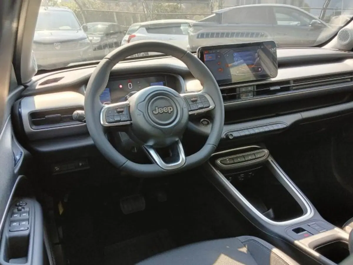 Jeep Avenger nuova a Brescia (6)