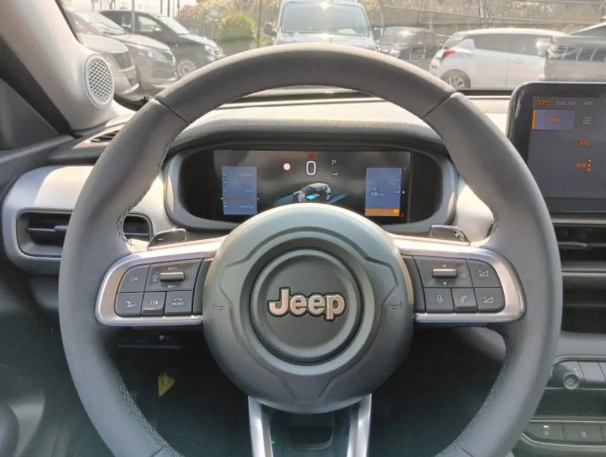 Jeep Avenger nuova a Brescia (7)