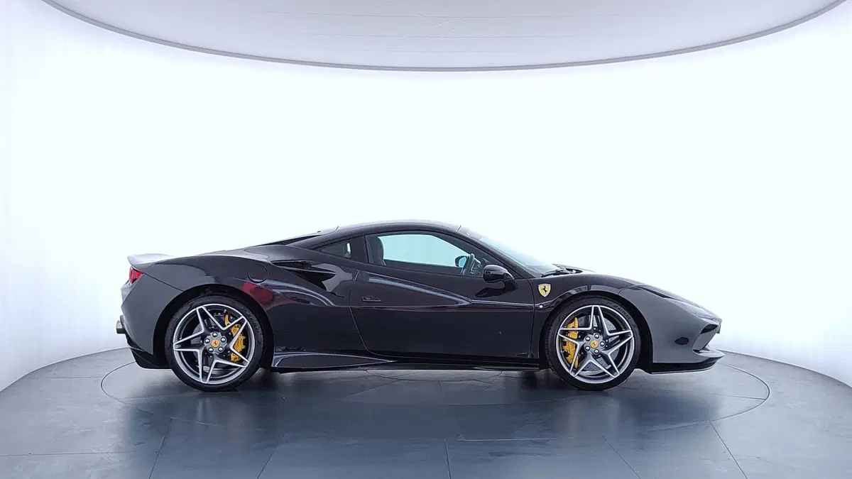 Ferrari F8 Coupé usata a Perugia (8)