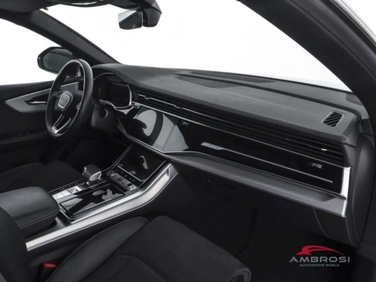 Audi Q8 usata a Perugia (12)
