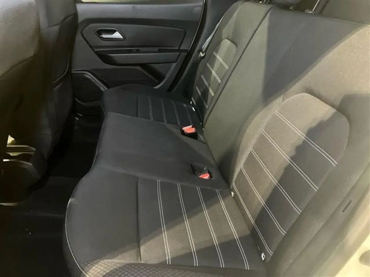 Dacia Duster usata a Como (11)
