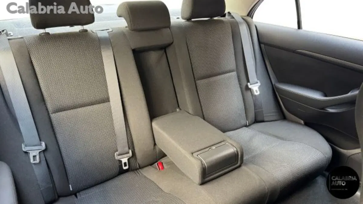Toyota Avensis usata a Reggio Calabria (13)