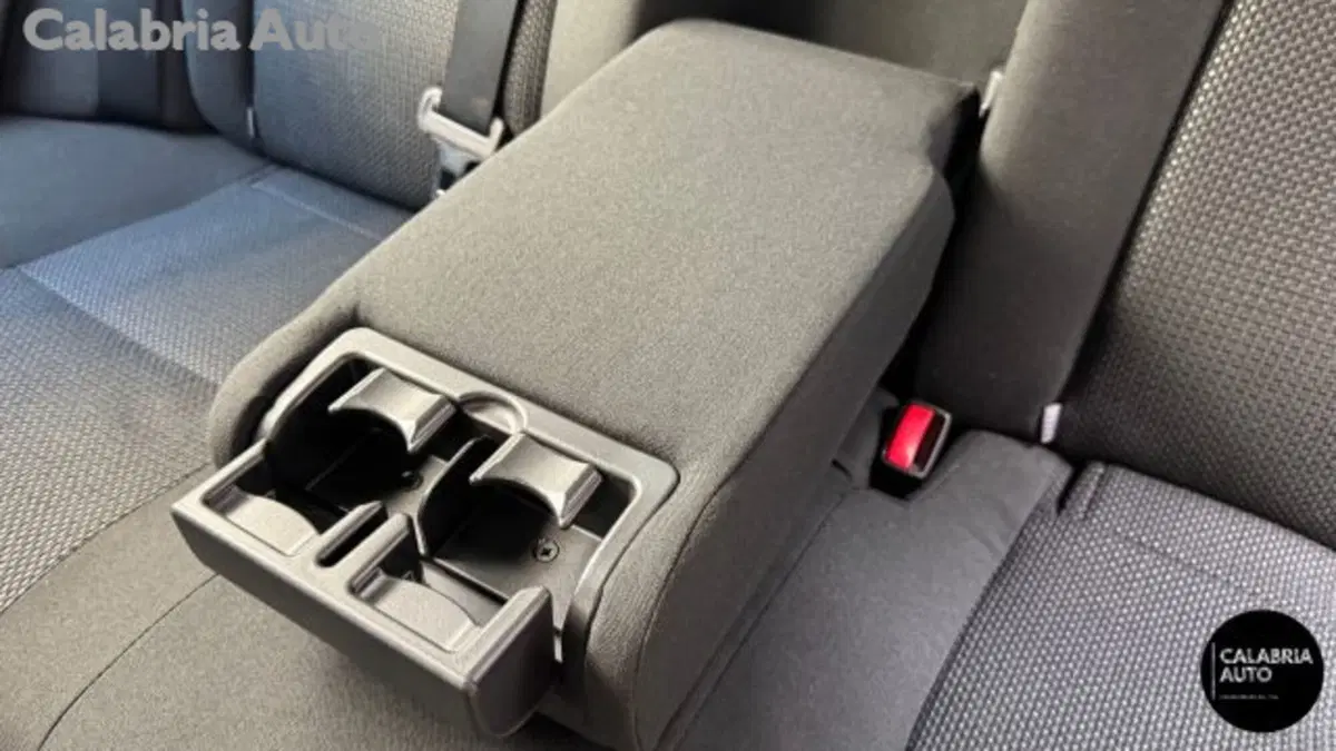 Toyota Avensis usata a Reggio Calabria (16)