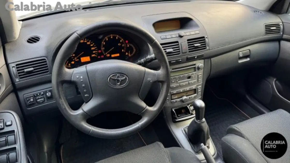 Toyota Avensis usata a Reggio Calabria (7)