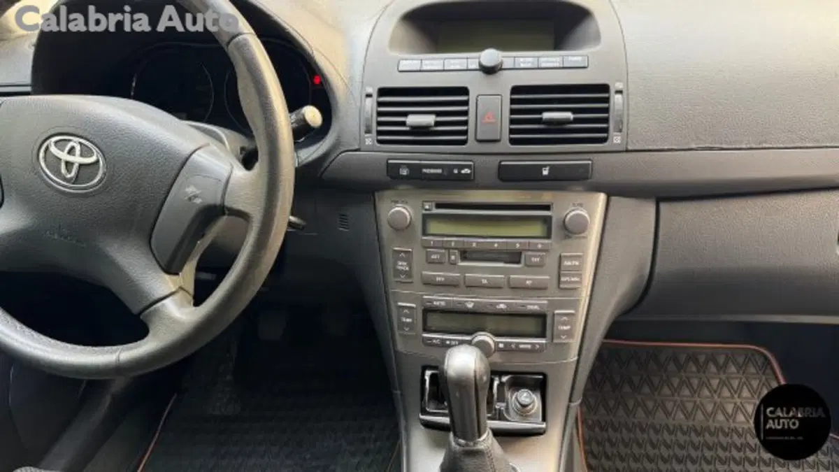 Toyota Avensis usata a Reggio Calabria (8)