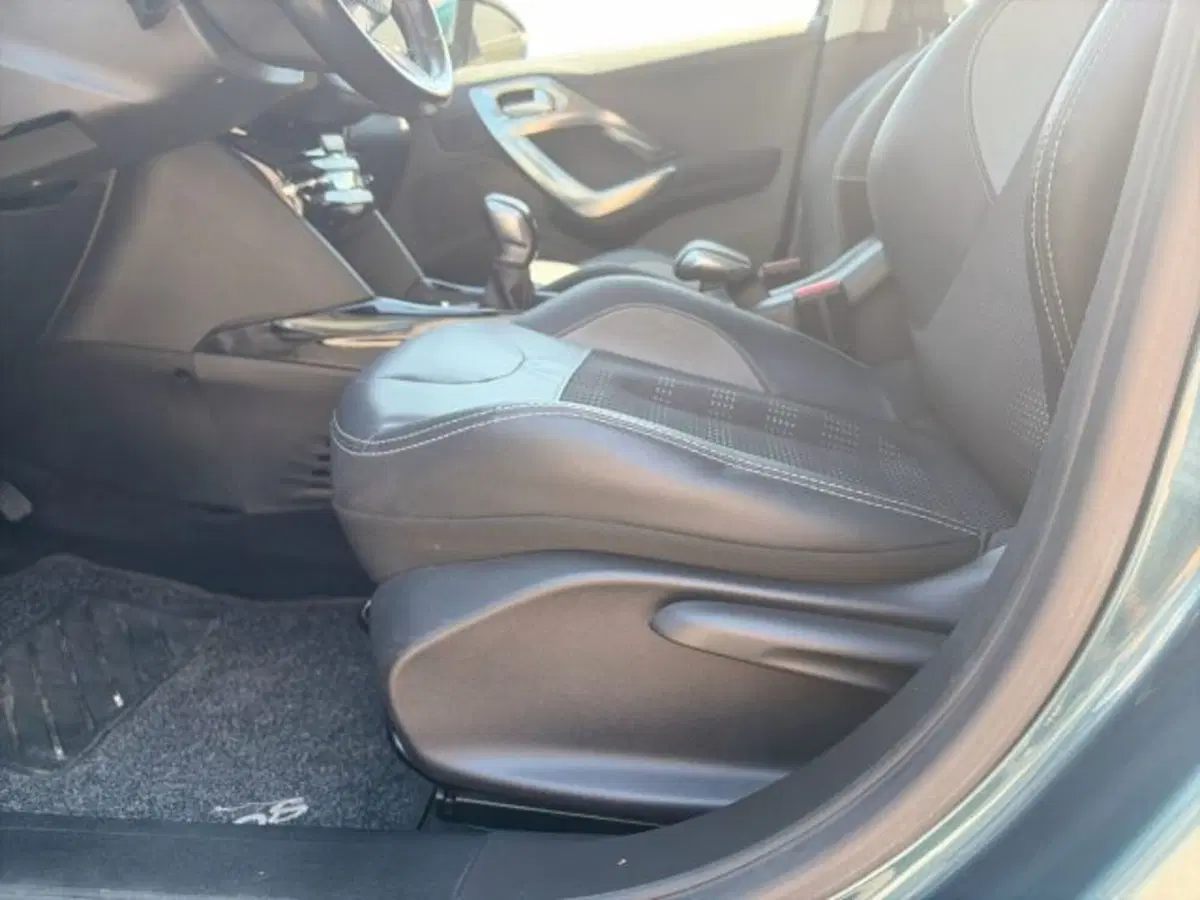 Peugeot 2008 usata a Modena (8)