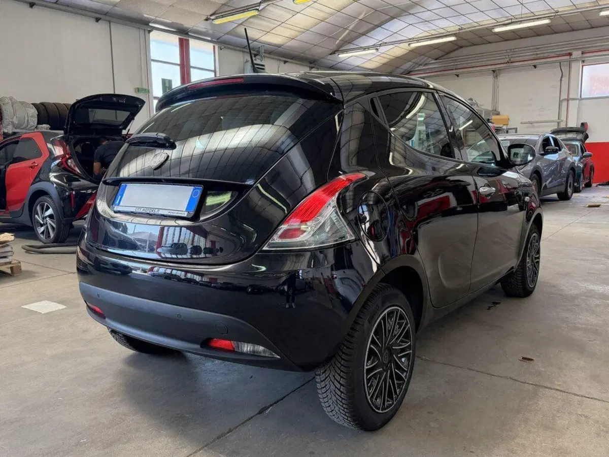 Lancia Ypsilon usata a Monza e Brianza (6)