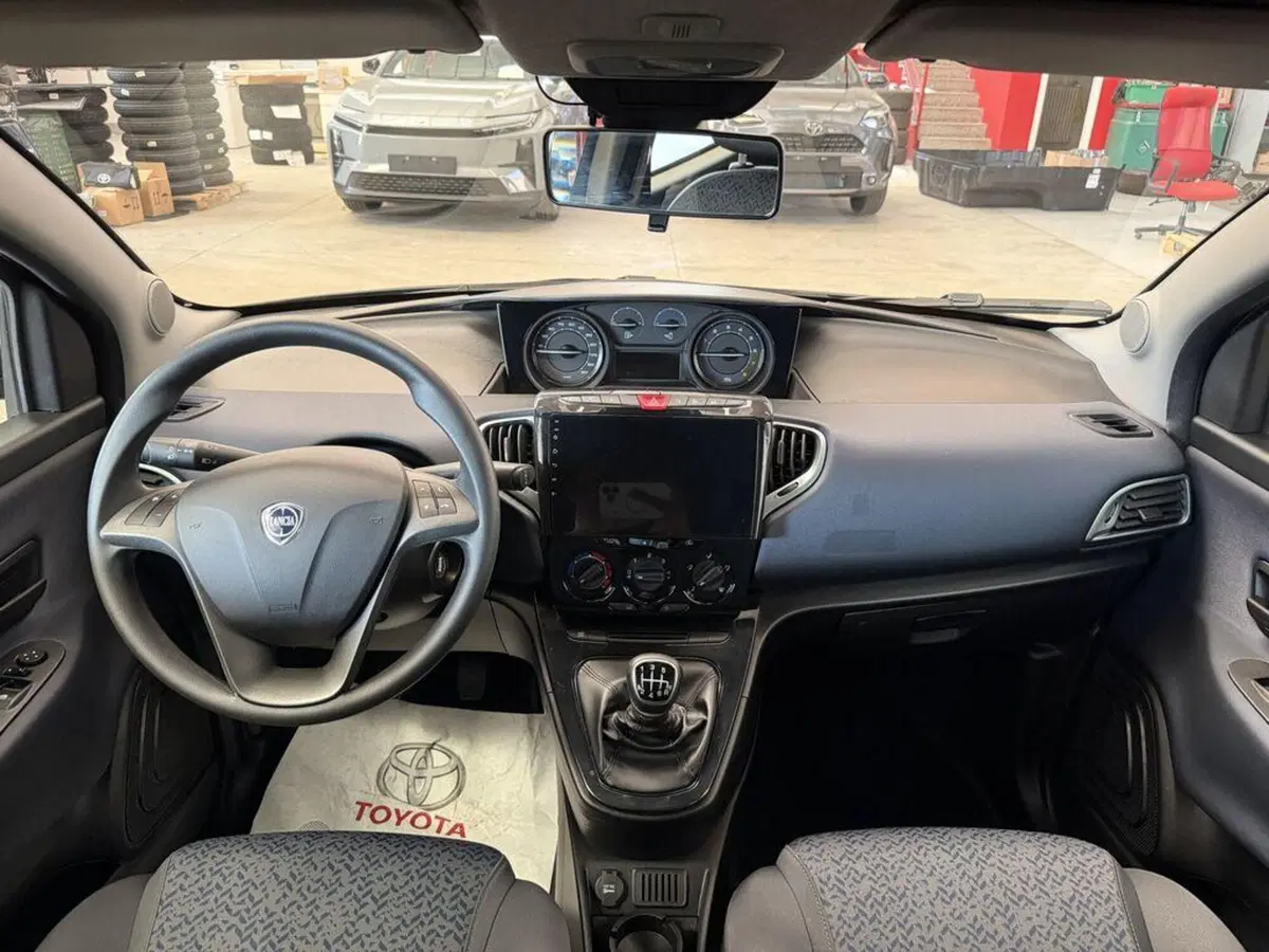 Lancia Ypsilon usata a Monza e Brianza (8)