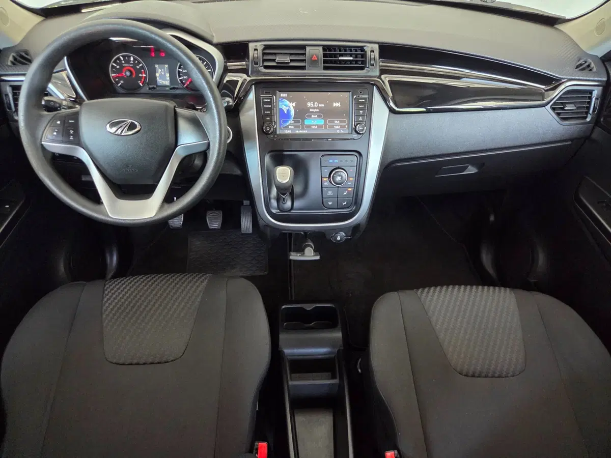 Mahindra KUV100 usata a Torino (9)