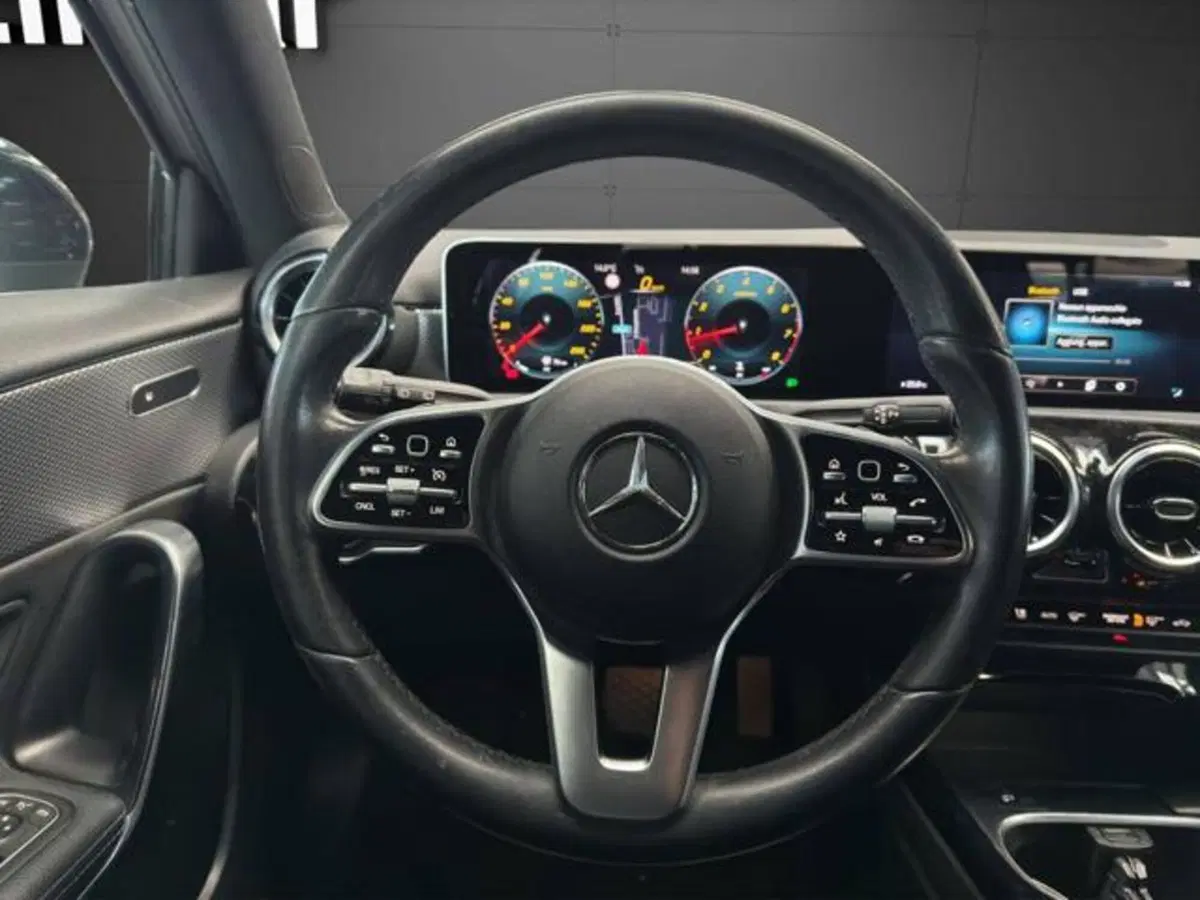 Mercedes-Benz Classe A Sedan usata a Milano (7)