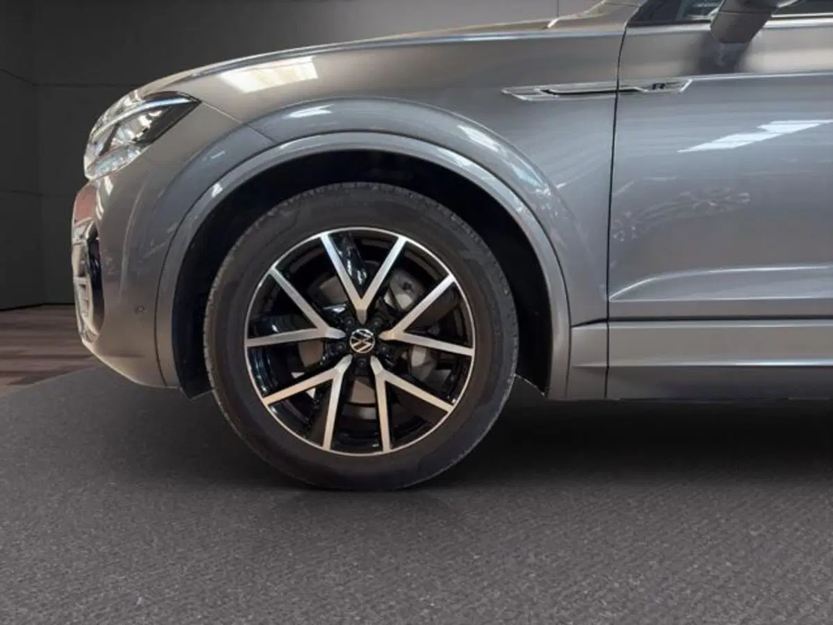 Volkswagen Touareg usata a Milano (16)