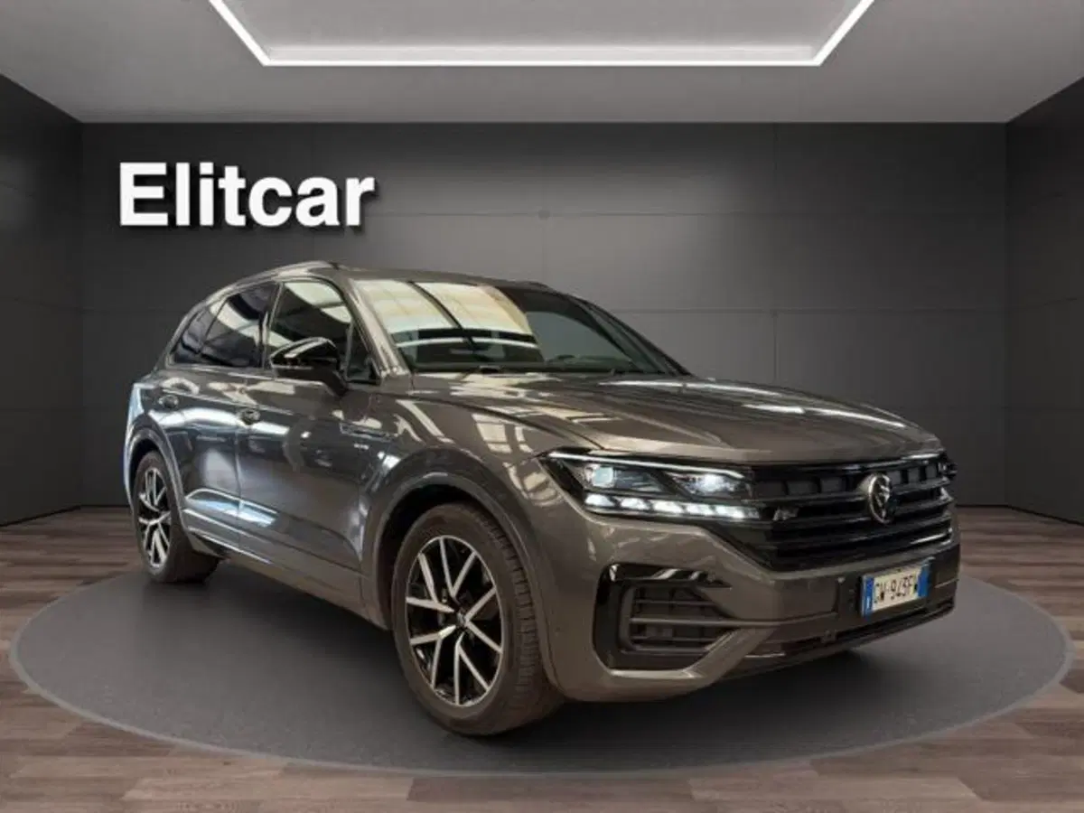 Volkswagen Touareg usata a Milano (3)