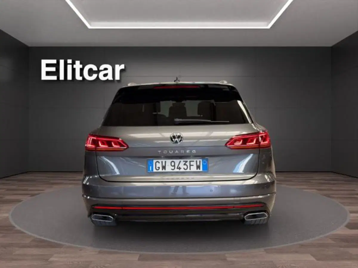 Volkswagen Touareg usata a Milano (5)