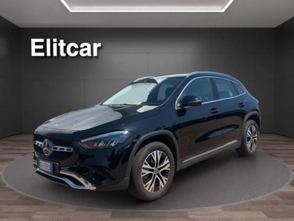 Mercedes-Benz GLA SUV usata a Novara