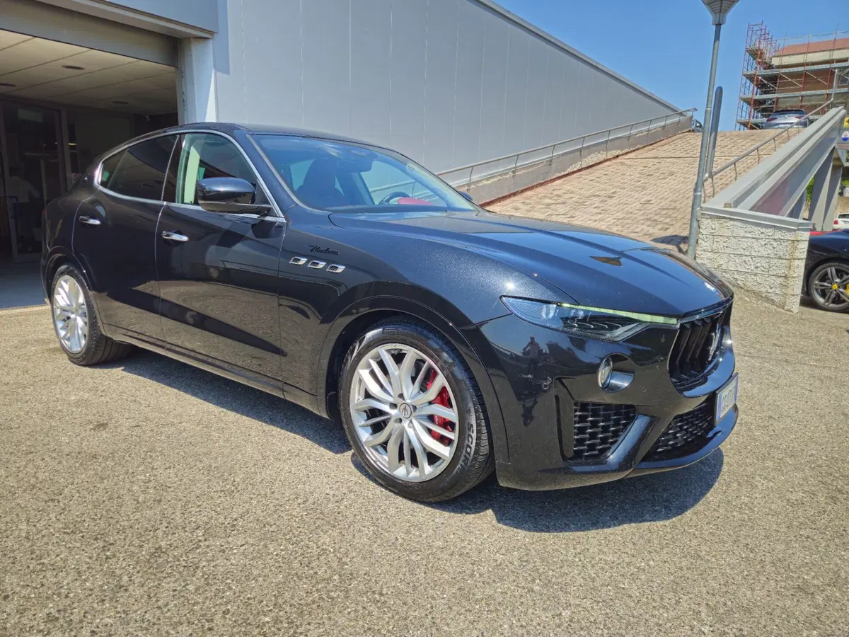 Maserati Levante usata a Perugia (2)