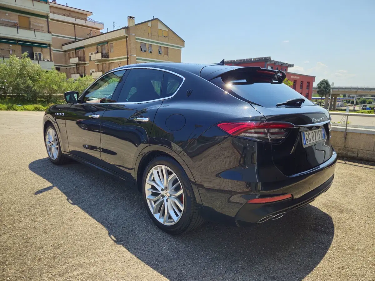 Maserati Levante usata a Perugia (4)