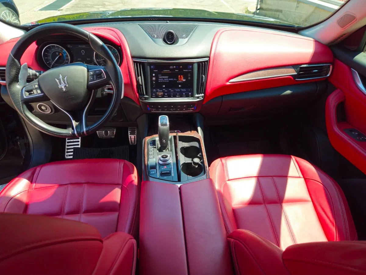 Maserati Levante usata a Perugia (7)