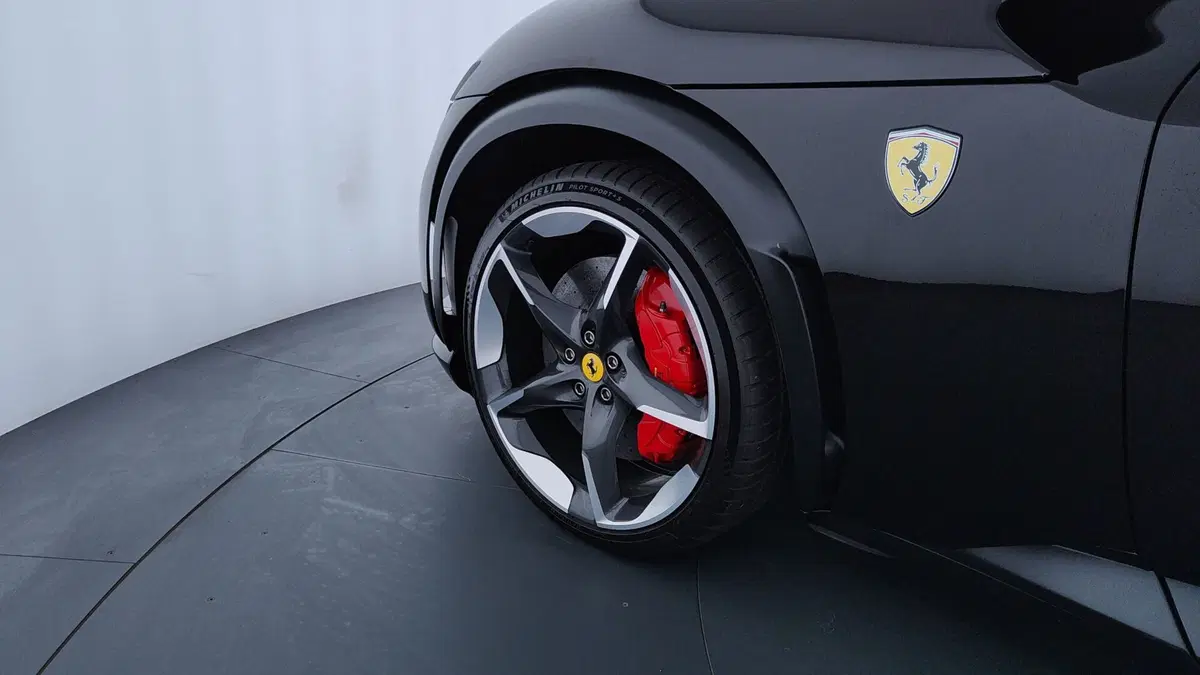 Ferrari Purosangue usata a Perugia (10)