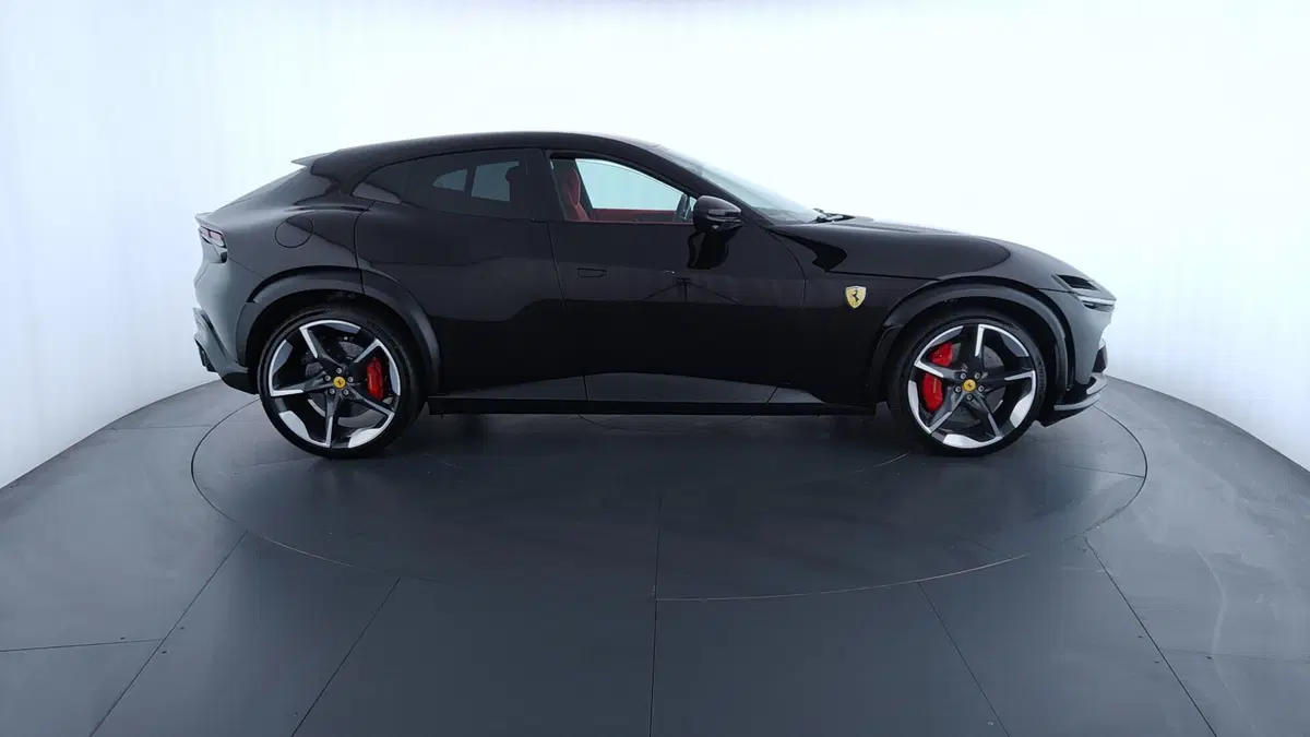 Ferrari Purosangue usata a Perugia (4)