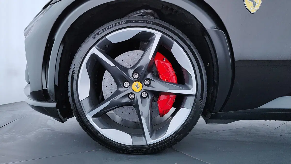 Ferrari Purosangue usata a Perugia (9)