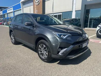 Toyota Rav4 Hybrid 2WD Active del 2016 usata a Piacenza