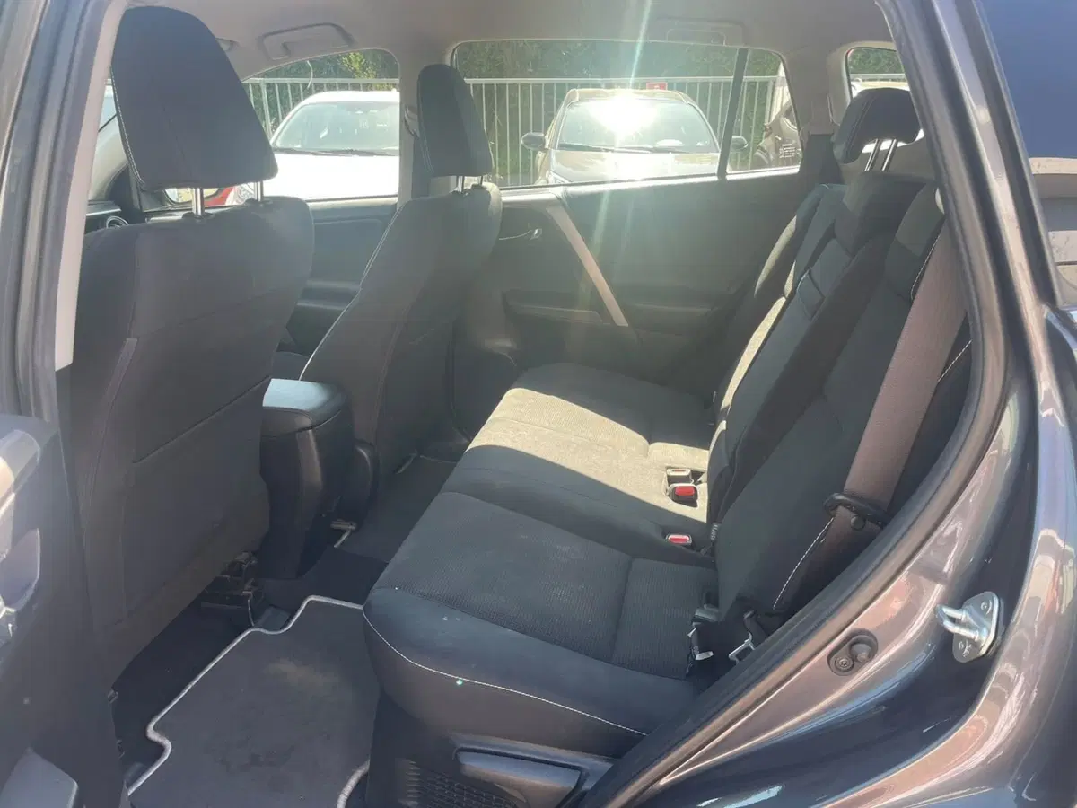 Toyota Rav4 usata a Piacenza (10)