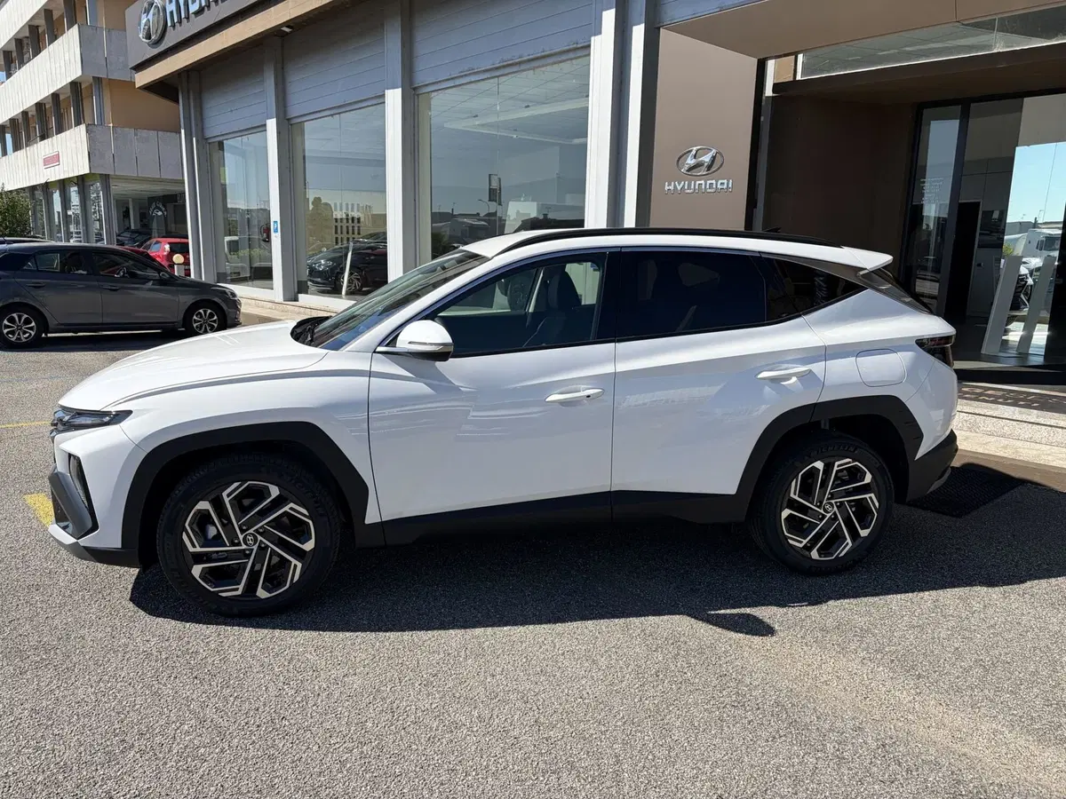 Hyundai Tucson nuova a Vercelli (2)