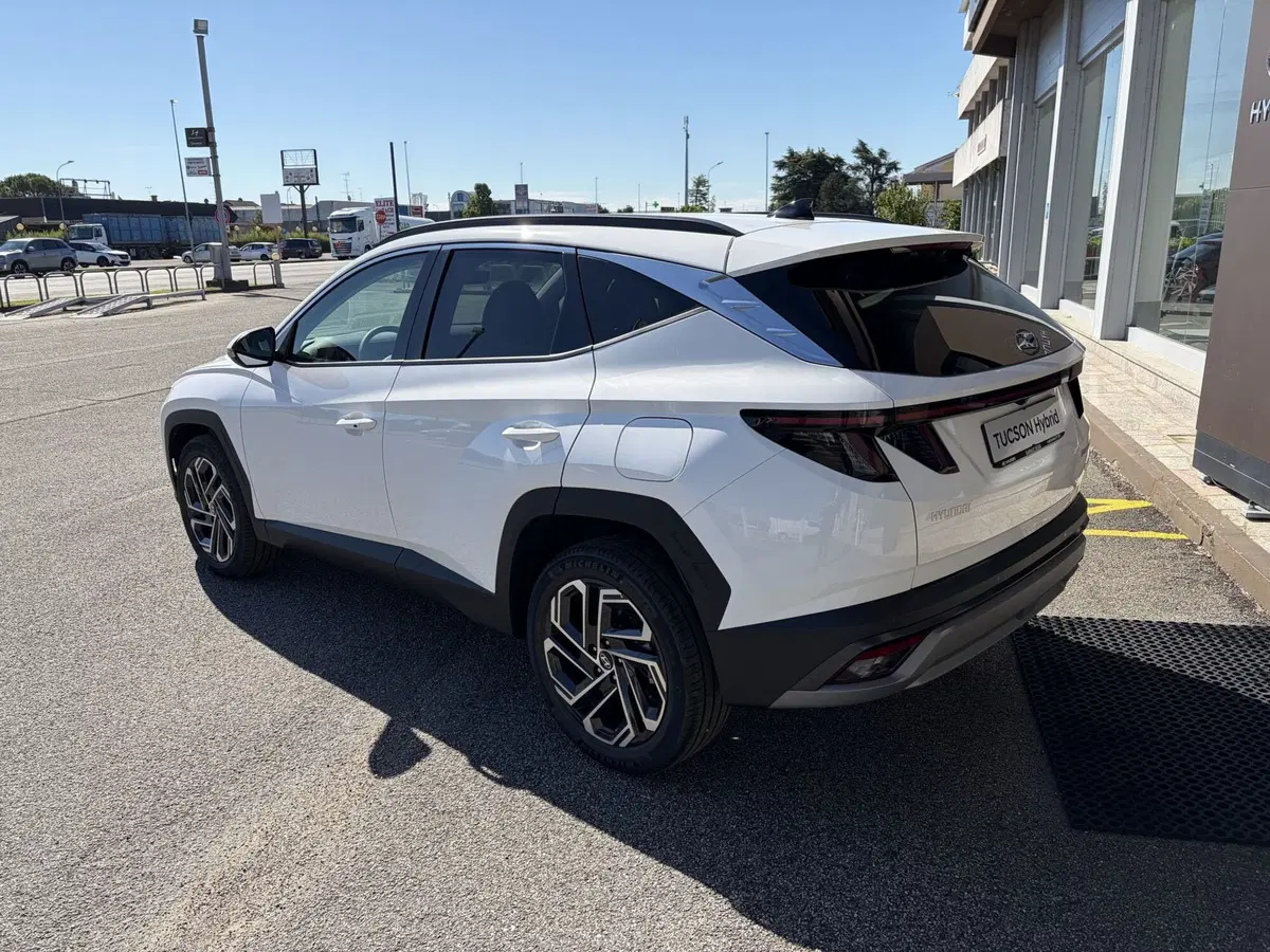 Hyundai Tucson nuova a Vercelli (3)
