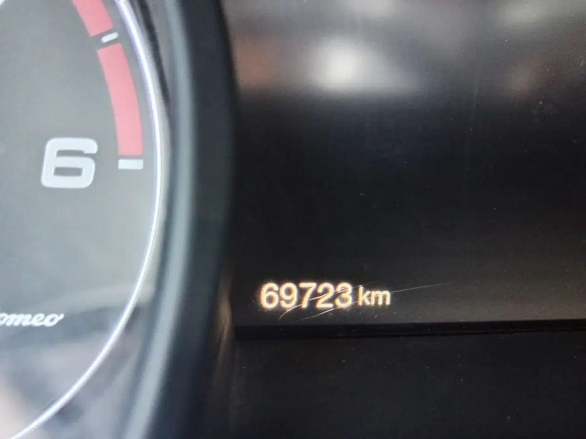 Alfa Romeo Stelvio usata a Alessandria (17)
