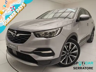 Opel Grandland X 1.6 Hybrid Plug-in aut. AWD Design Line del 2021 usata a Erba