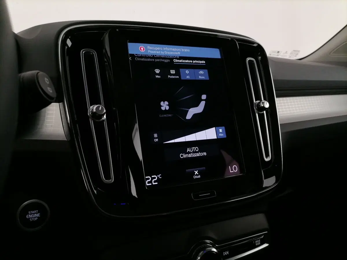 VOLVO Veicoli Commerciali XC40 usata a Roma (16)