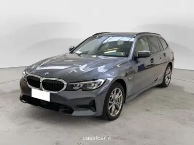 BMW Serie 3 Touring 330e  xdrive MSport auto del 2022 usata a Salerno