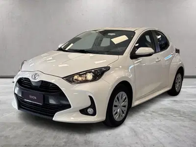 Toyota Yaris 1.0 5 porte Active del 2022 usata a Prato
