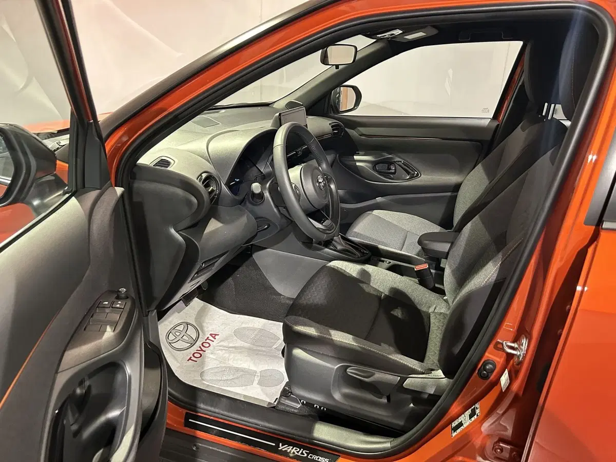 Toyota Yaris Cross usata a Milano (10)